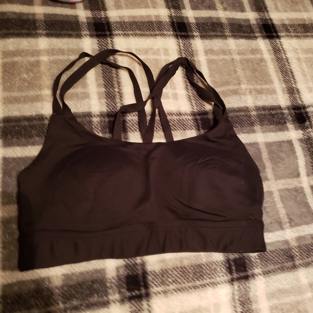 5/$15 Under armour sports bra